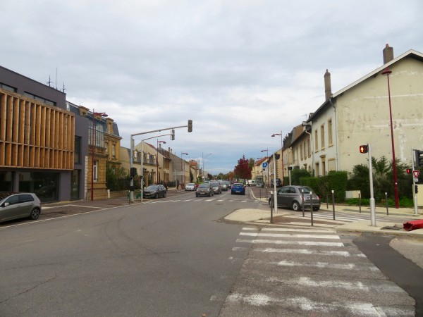 La relation entre Scy-Haut et Scy-Bas se fait par une série de rues qui toutes débouchent sur la fameuse RN3 qui traverse la commune.