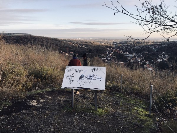 Vue saisissante depuis les hauteurs de Châtel-Saint-Germain, promontoire sur la vallée de Montvaux et la vallée de la Moselle dans le fond.
